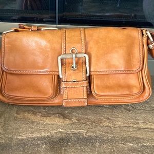 Gnetly used women’s shoulder bag, cognac, leather. MICHAEL by Michael Kors